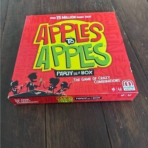 Mattel Apples to Apples Party in a Box - Red and Green